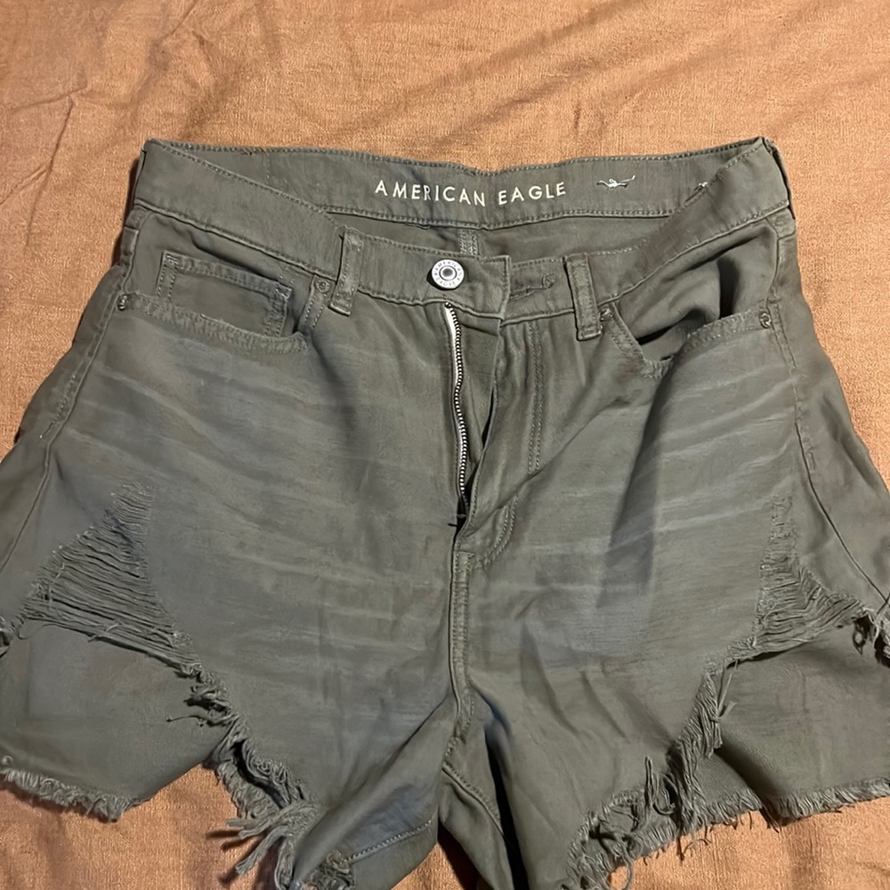 American Eagle Highest Rise Mom Short size 6